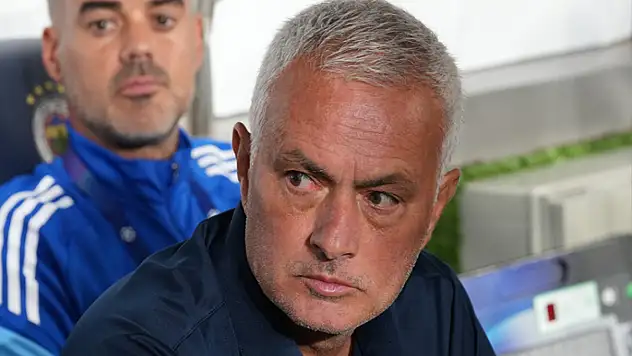 Jose Mourinho, Benfica karşısında Feyenoord 11'ini tercih etti
