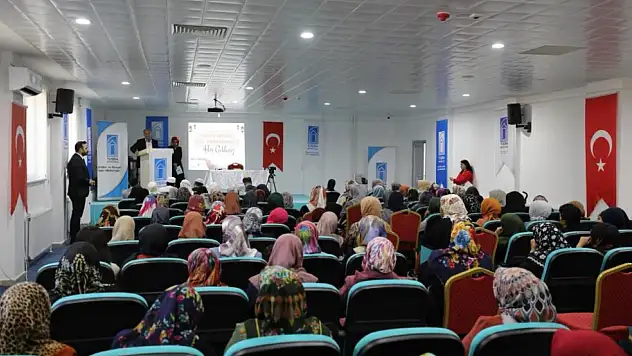 Kadınlara özel mevlid programı