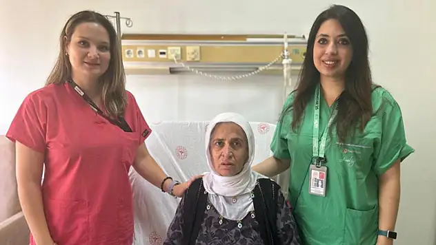 Kalbinin üzerinden 2 kiloluk kitle çıkarıldı