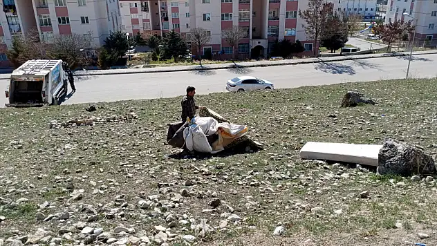 Kalecik'te çöp yığınları toplandı