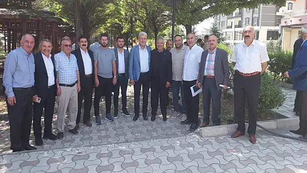 Kanan Beşparmak Mahallesi'nde vatandaşların sorunlarını dinledi