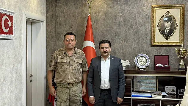 Karakol Komutanı Tuncer Erdal'dan Kaymakam Rahmi Bulut'a ziyaret