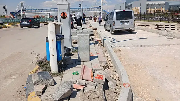 Karayollarından kaldırım yenileme çalışmaları