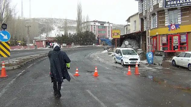 Kars-Ardahan yolu ulaşıma kapatıldı