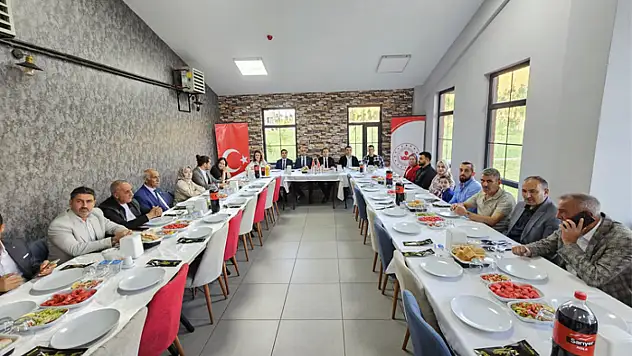 Kaymakam Aydoğan'a veda yemeği