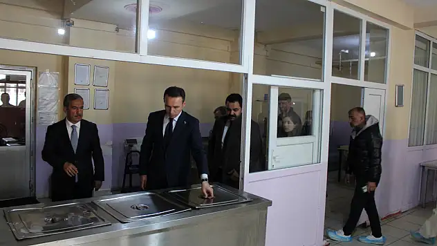 Kaymakam Bakan'dan SYDV kız yurdu'na ziyareti