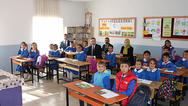 Kaymakam Bakan öğrencilerle bir araya geldi