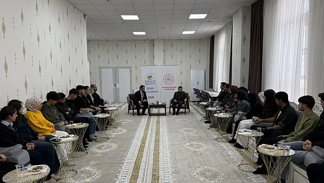 Kaymakam Bulut'tan gençlere yol gösterici tavsiyeler