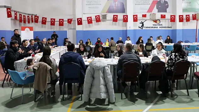 Kaymakam Çelik öğretmen ve öğrencilerle iftarda bir araya geldi