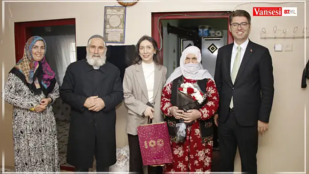 Kaymakam Karaloğlu'ndan yaşlılara moral ziyareti