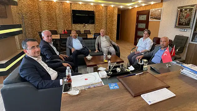 Kaymakam Kasman'dan MHP Van İl Başkanlığına veda ziyareti