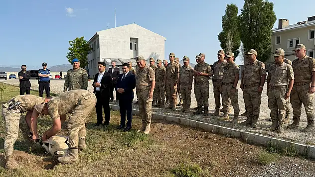 Kaymakam Rahmi Bulut'tan Jandarma personeline bayram ziyareti