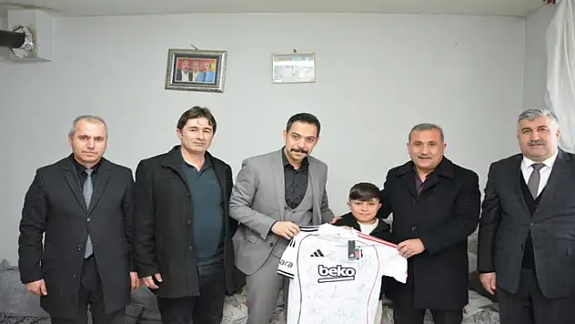 Kaymakam Uzun, Türkiye şampiyonunu ziyaret etti