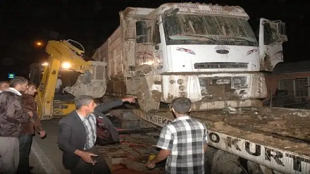 FRENİ PATLAYAN ARAÇ DEHŞET SAÇTI