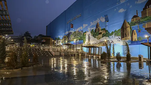 Kent Meydanı Vanlıları Ağırlamaya Başladı