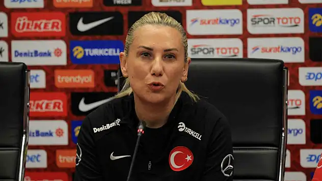 Kıragası: Erzincan halkıyla bütünleşip Azerbaycan maçını kazanacağız