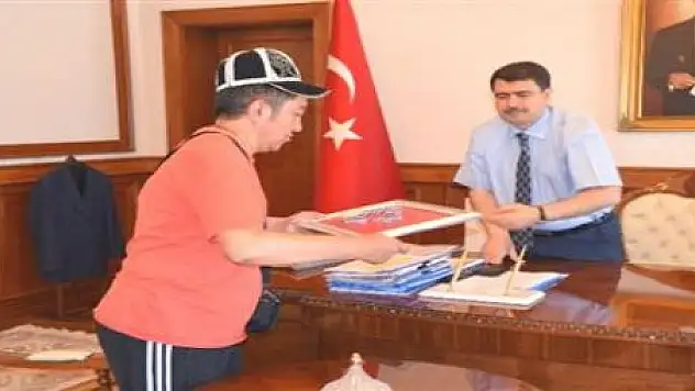 Kırgız Aileden Vali Şahin'e Teşekkür