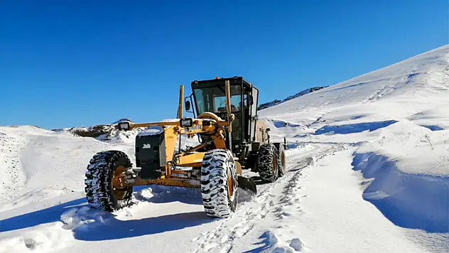 Kırsalda karla mücadele çalışması sürüyor