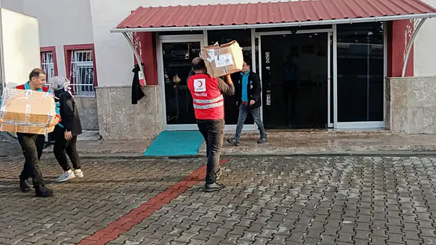 Kızılay Erciş Şubesi, ihtiyaç sahiplerine desteklerini sürdürüyor