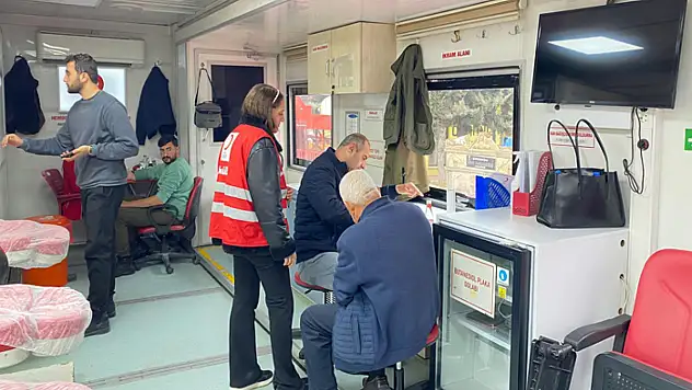 Kızılay Erciş Şubesi'nden kan bağışı kampanyası
