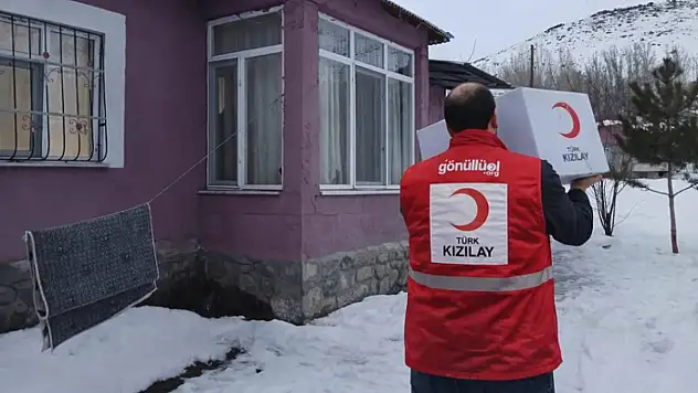 Kızılay Erciş Şubesi'nden zorlu kış şartlarında ihtiyaç sahiplerine destek