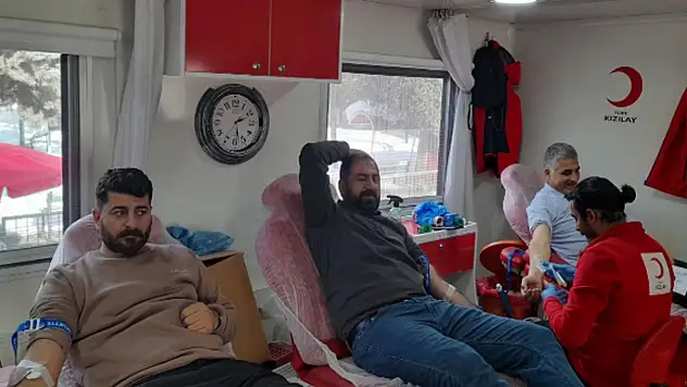 Kızılay gönüllülerinden örnek davranış