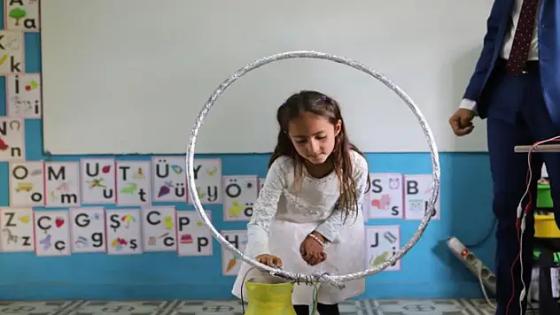 Kodlama köye girdi: Öğretmen öğrendi, öğrenciler üretti