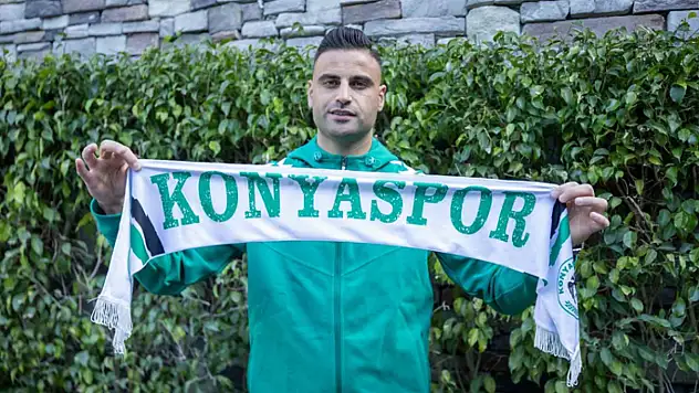 Konyaspor, Deniz Türüç ile sözleşme imzaladı