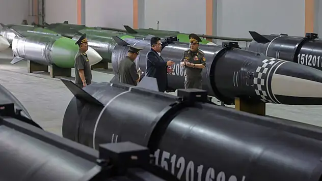 Kuzey Kore lideri Kim Jong-Un, yeni füze fabrikasını denetledi