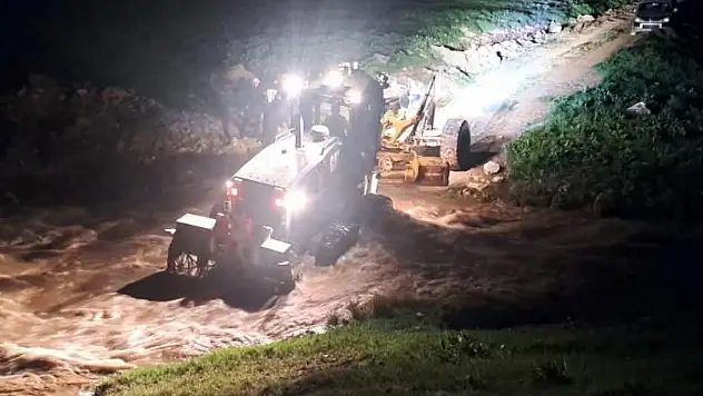 Mahsur kalan vatandaşlar kurtarıldı