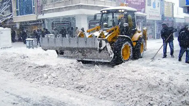 VATANDAŞ MAHSUR KALDI