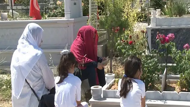 Malatya'da depremzedelerin hüzünlü bayramı
