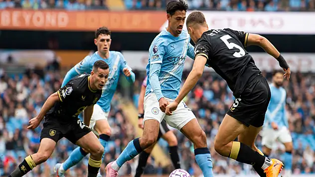 Manchester City, Burnley'i farklı geçti