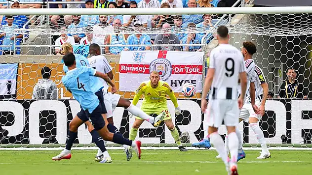 Manchester City, Juventus'u 5-2 yendi ve lider olarak gruptan çıktı