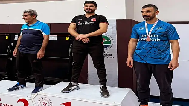 Masa tenisi turnuvası renkli görüntülere sahne oldu