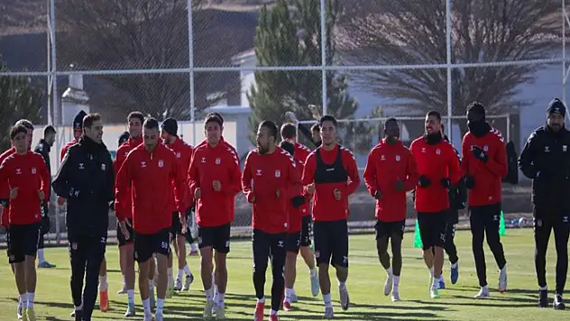 Mehmet Altıparmak: Transfer dedikodularına inanmayın