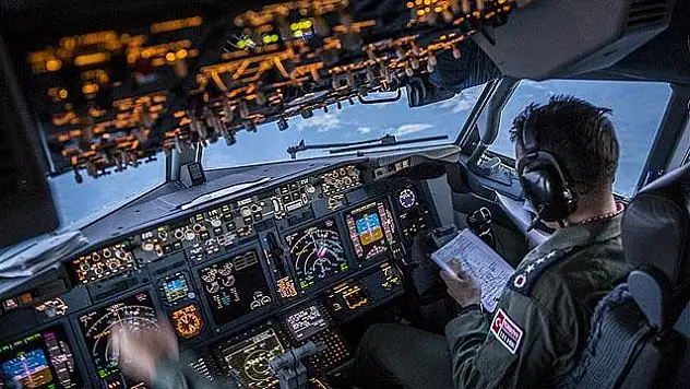 Mehmetçik'ten Kıbrıs'ın güneyinde Akdeniz'de eğitim uçuşu