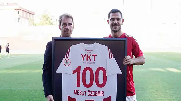 Mesut Özdemir, Pendikspor formasıyla 100. maçına çıktı