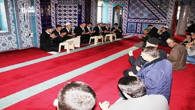 ÖĞRETMEN İÇİN MEVLİT OKUTULDU