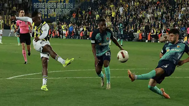 Michy Batshuayi, bu sezon 24. golüne ulaştı