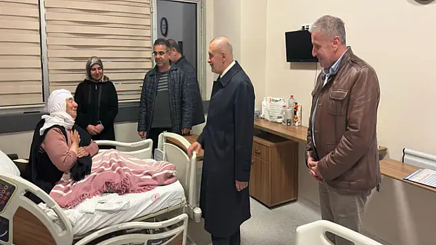 Milletvekili Kayatürk'ten hastane ziyareti