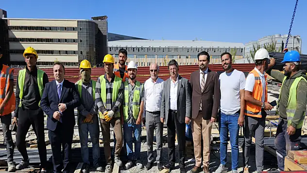 Milletvekili Türkmenoğlu, Şehir Hastanesi inşaatını inceledi