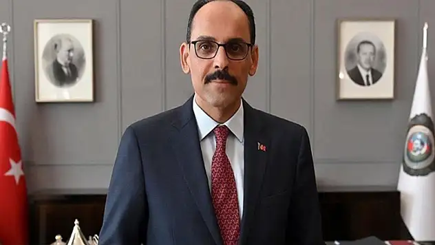 MİT Başkanı Kalın, Katar Başbakanı ve Mısırlı mevkidaşıyla bir araya geldi