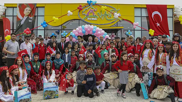 Modern anaokulu törenle eğitime açıldı