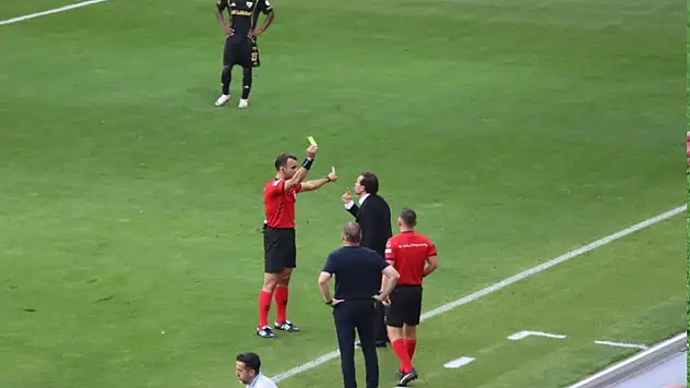 Muhammed Türkmen yine kırmızı kart gördü