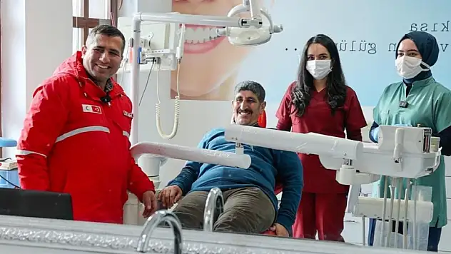 Muradiye'de gönüllü dokunuş: Yıllardır ertelenen tedavi gerçek oldu