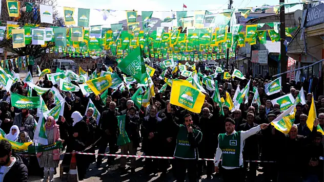 Muradiye'de HÜDA PAR'a yoğun teveccüh