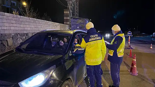 Muradiye'de jandarmadan trafik denetimi