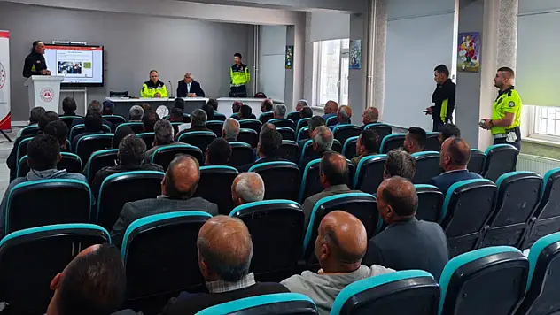 Muradiye'de okul servis şoförlerine eğitim