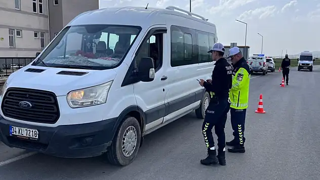 Muradiye'de okul servislerine sıkı denetim